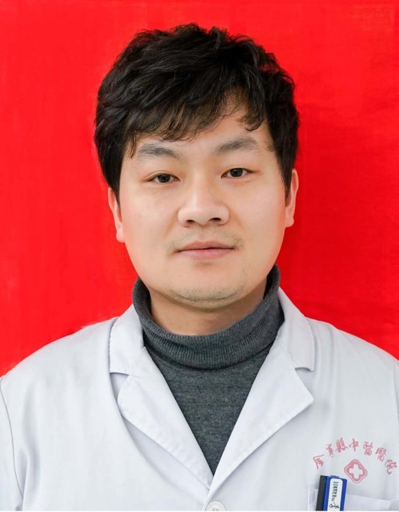李炜